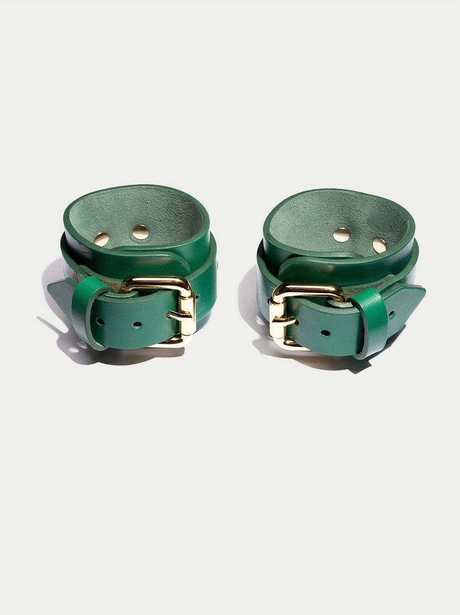 Amo Leather Cuffs in Emerald Green