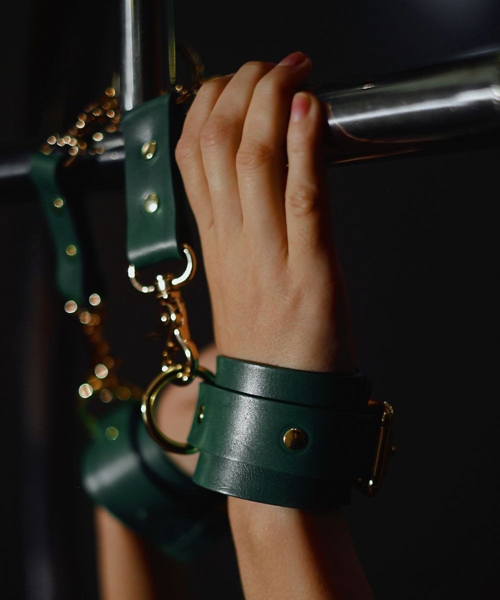 Lilit Leather Cuffs in Green